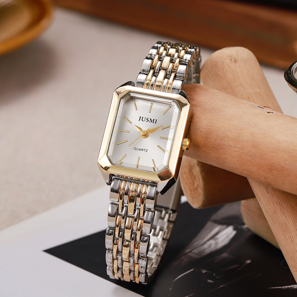 Square Meridian-Style Dial Fashionable Personalized Quartz Watch With Steel Band