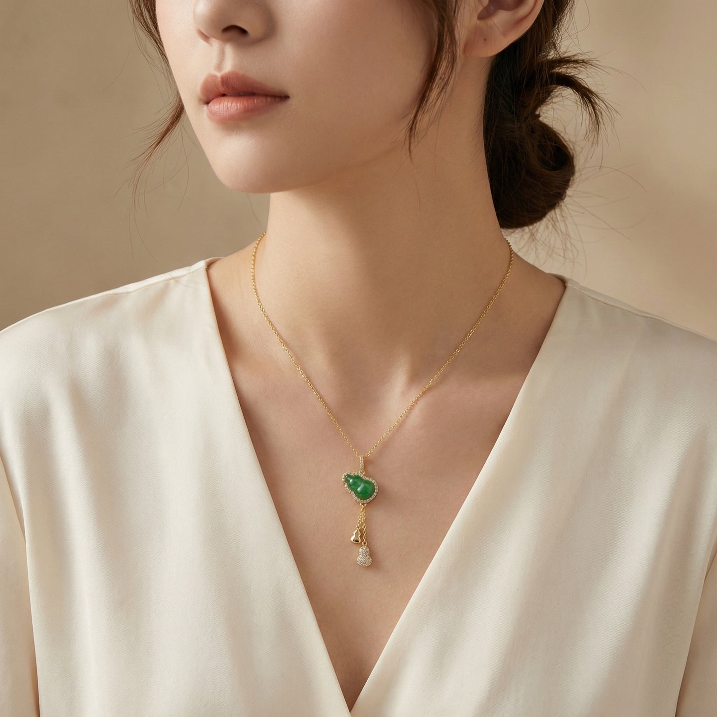 925 Sterling Silver Elegant Green Jadeite Gourd Pendant Necklace with Triple Calabash Accents